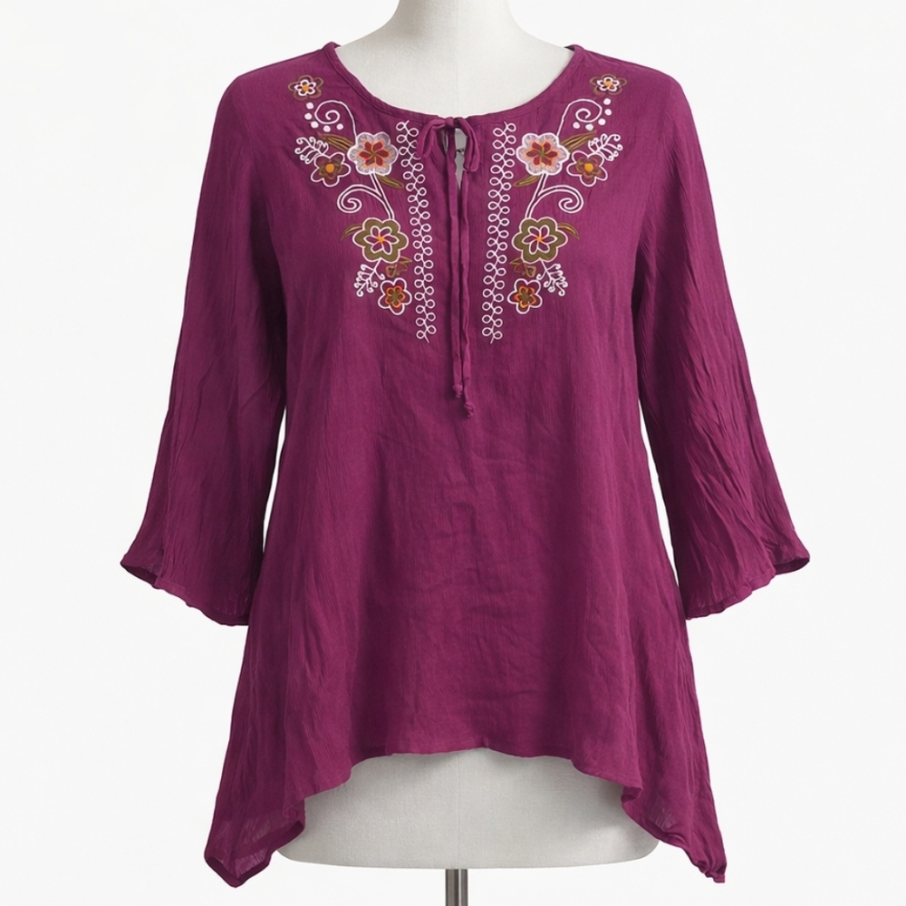 Notations Embroidered Gauzy Top Floral Boho Sharkbite Hem